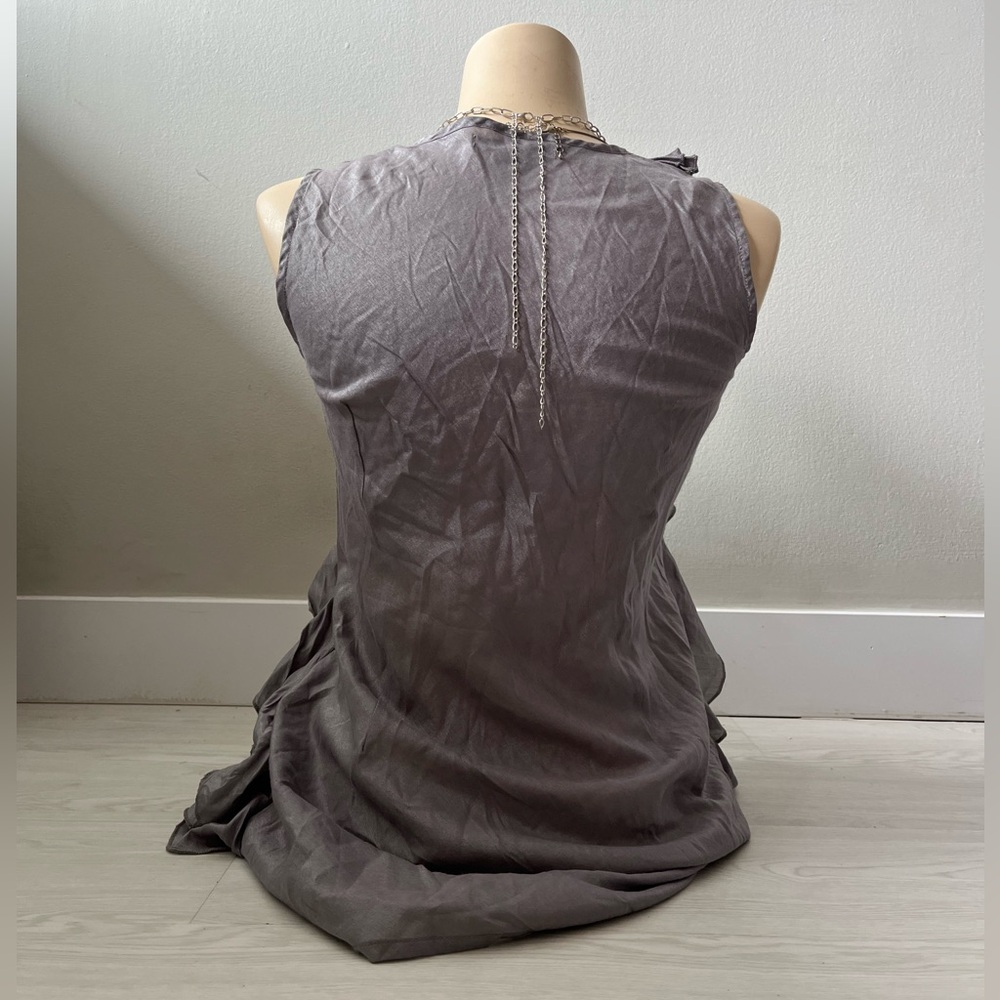Ruffled Sleeveless V-Neck Tank in Dusty Gray branded Zohai size Large - Picture 3 of 4